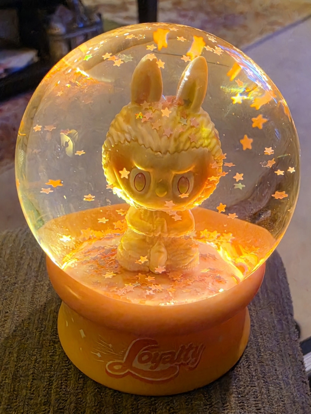 POP MART Big into Energy Loyalty THE MONSTERS Lighted Glitter Snow Globe